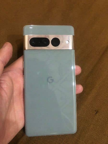 Google pixel 7 pro . waterpack. 12/128.03470535324whatsapp 4