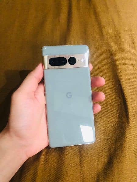 Google pixel 7 pro . waterpack. 12/128.03470535324whatsapp 5