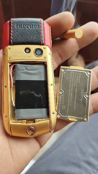 vertu T1 Ferrari gold plated special edition 3