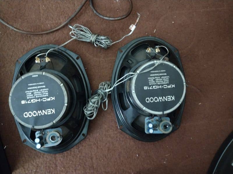 Kenwood speakers and amplifier negotiable on the spot 2