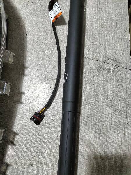 Hyundai Tucson 2022 to 2023 model trunk shocks available 6