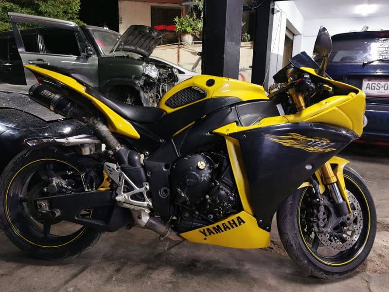 Yamaha yzf r1 2009 1