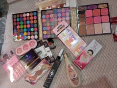 Makeup accessories