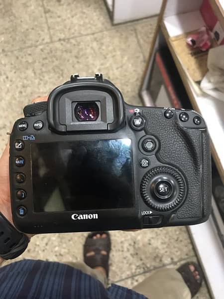 Canon 5D Mark iii body 4