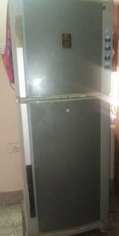 Dawlance fridge used ( condition 10/8)