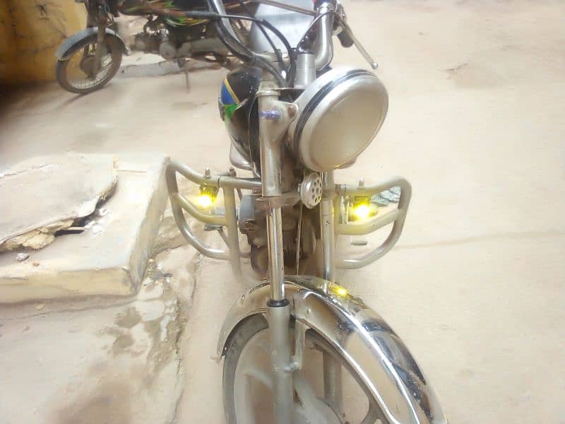 jialing bike in good condition 2