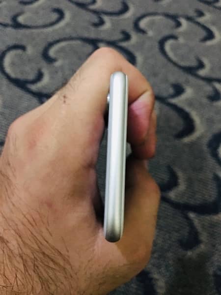 iPhone 6 silver color 10by10 condition on pta 6