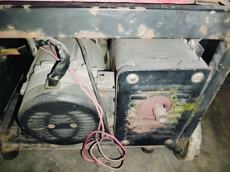 Generator for sale genuine condition 4