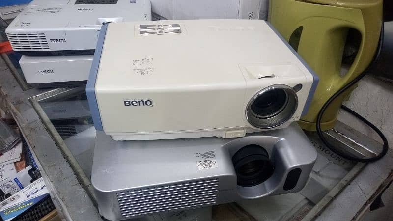 Multimedia Projector o31721182o9 0