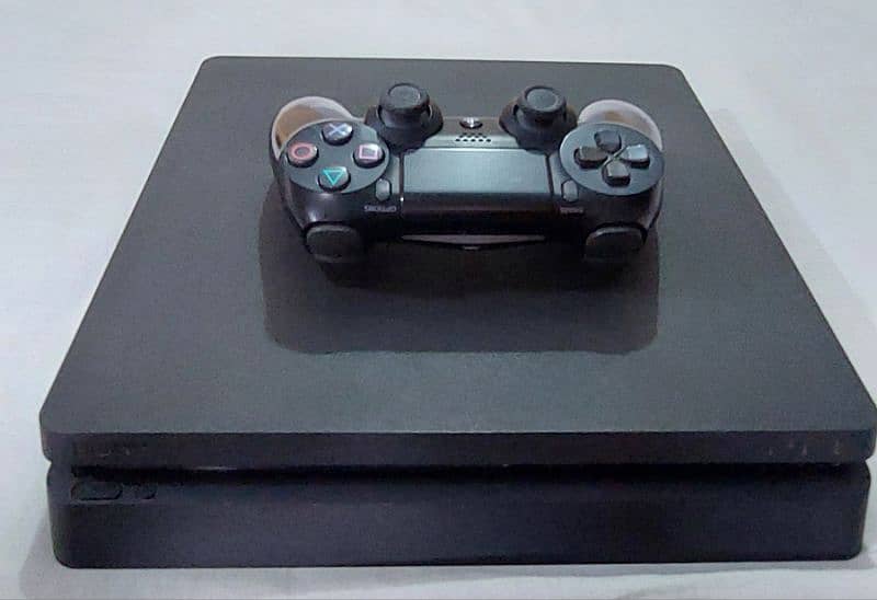 PlayStation 4 Slim 5