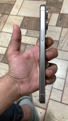 Iphone 15 pro max Natural Titanium