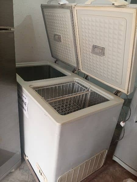 Dowlance freezer urgent sale original compressor 3