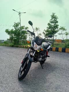 Honda CB-125F Limited White Edition 0