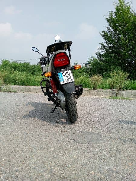 Honda CB-125F Limited White Edition 6