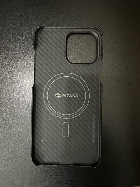 Iphone 13 pro max Pitaka carbon fiber magsafe cover 1