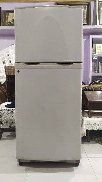 Dowlance refrigerator medium size for sale 17