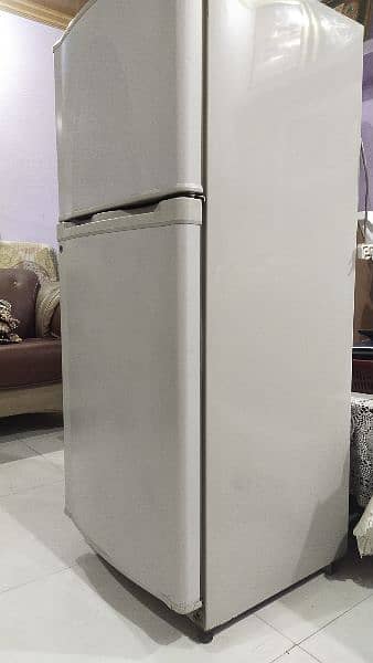 Dowlance refrigerator medium size for sale 19