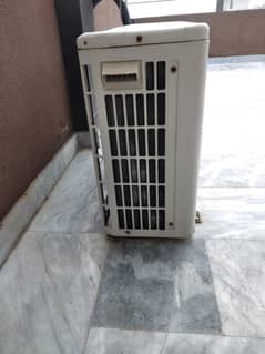 Hitachi 1.5 ton split AC with out out door pipe