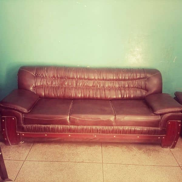 sofa in good condition 1