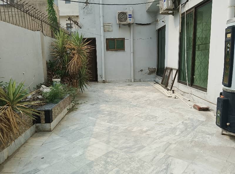 1 KANAL DOUBLE STORY DOUBLE UNIT HOUSE VACANT FOR RENT 2