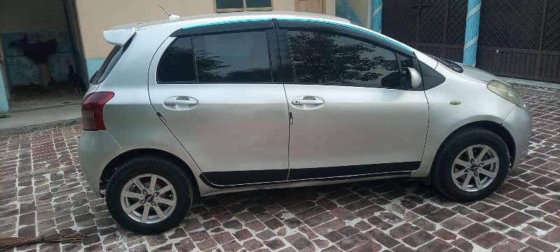 Toyota Vitz 2005 3