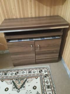 Office table and chair for sale