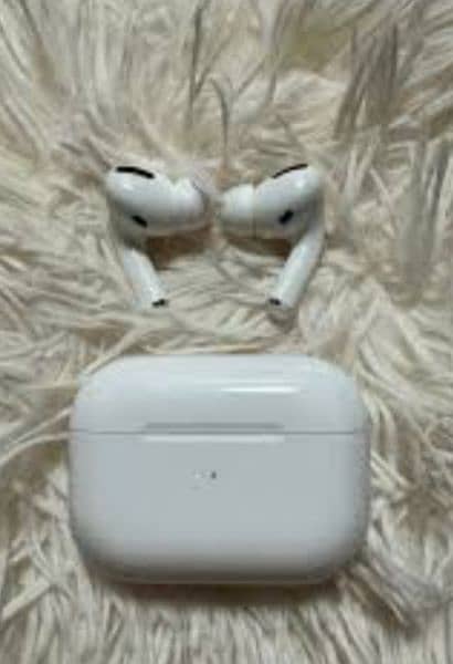 AIRPODS pro with Spigen case free 1