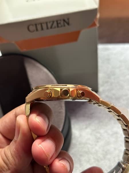 Citizen Men Classic Watch 3