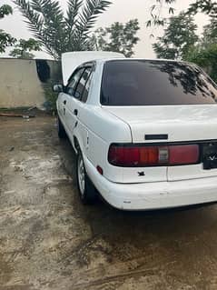 Nissan Sunny 1992