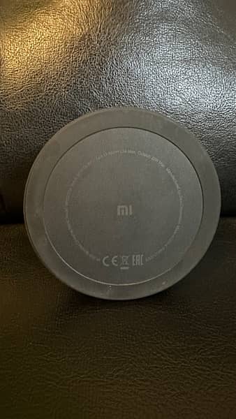 mi 20w fast wireless charger almost brand new 2