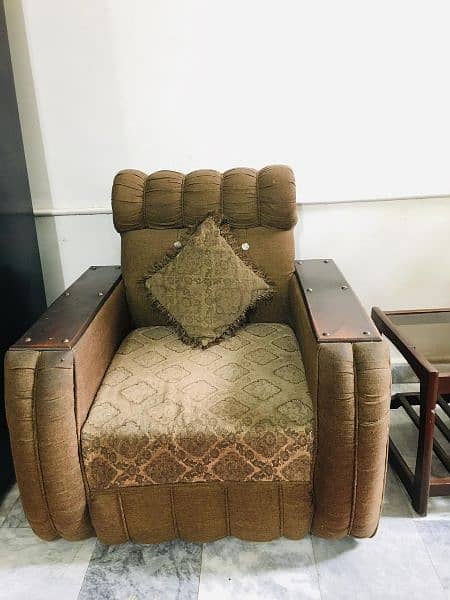 Urgent sale sofa set 2