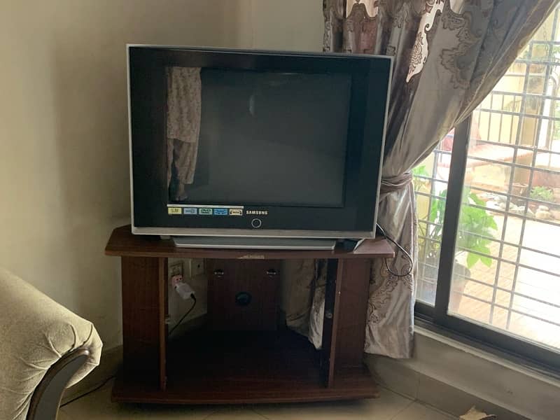 samsung tv with trolley 1