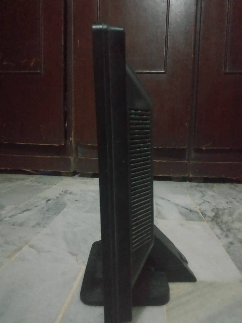 HP Monitor/LCD Sell for Karachi best price 6500\-Rs 1