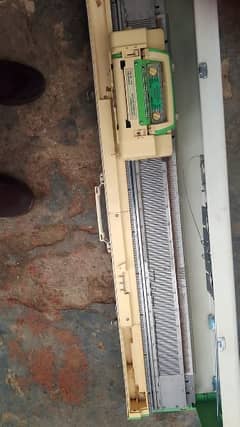 KNITTING  MACHINE  SINGER  SILVER  03204422112 CELL  NO