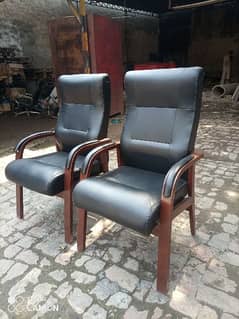 Executive Visitor Chairs / Boss Chair (10/10) condition