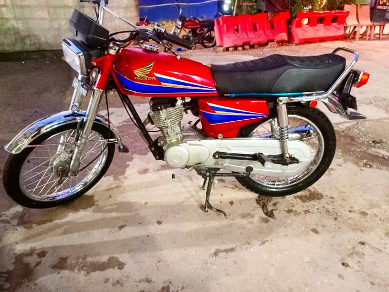 Honda 125. Islamabad number. 0