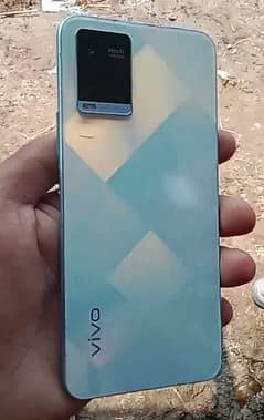 Vivo y21 4/64 with box Charger. (detail description)