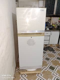 Orient 10 Qubic Fridge for sale urgent 0