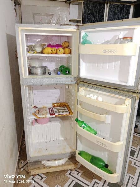 Orient 10 Qubic Fridge for sale urgent 1