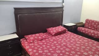 king size dabal bad and sofa bad with side tabal rate call pa conform