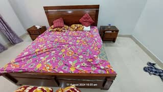 1 master bed 2 side table k sath or 1 Almari 3 piece may