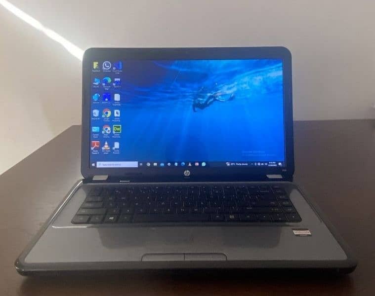 HP 2000-BF69WM Laptop PC 1