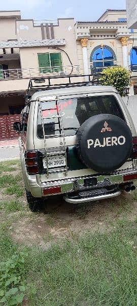 Mitsubishi Pajero 1993 4