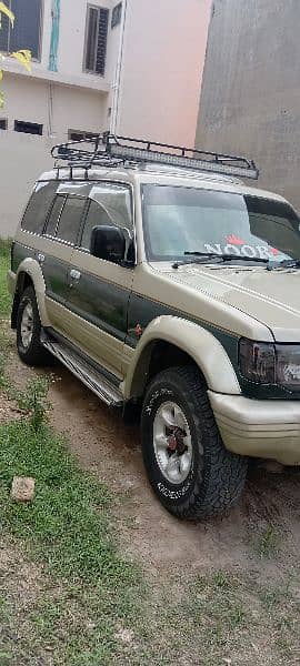 Mitsubishi Pajero 1993 11