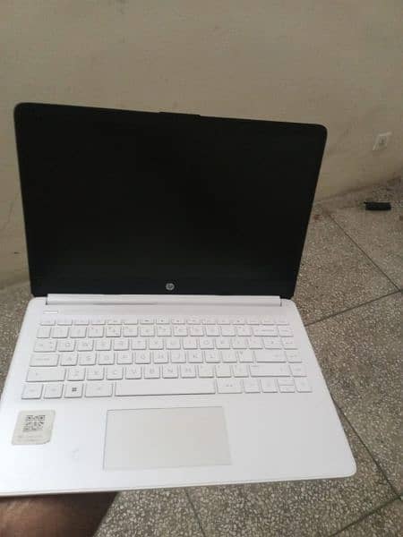 HP 14s 10 gernation 8GB ram 1