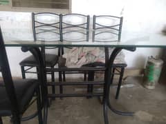 dining table in good condition