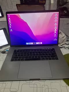 macbook pro 2017 i7 16/256 2GB GPU