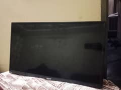 screen panel is damaged. 32 inches led for sale