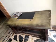 Executive office table / computer table for sale