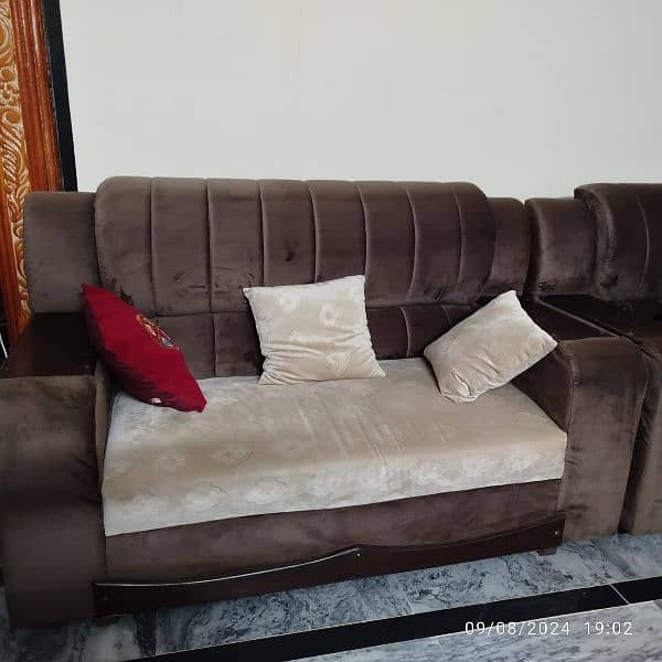 7 seater sofa Set. Good Condition 1